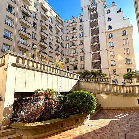 Bleriot Apartment